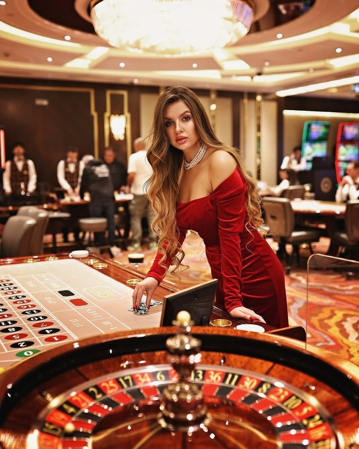 Filipino player spinning slot games on a mobile phone via ezvip